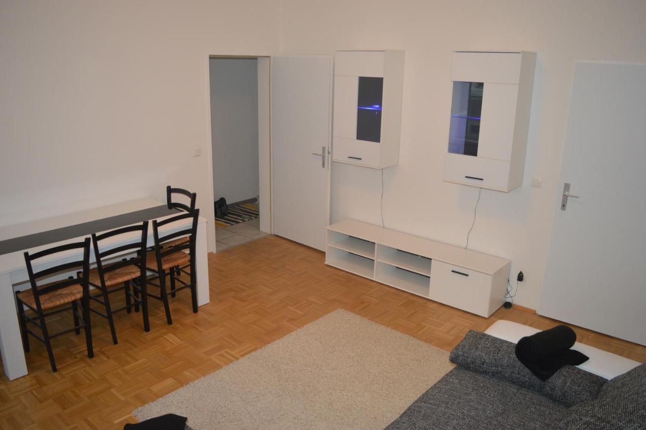 Nette Altbauwohnung Nur 10 Min Von Der City Wien Exteriör bild